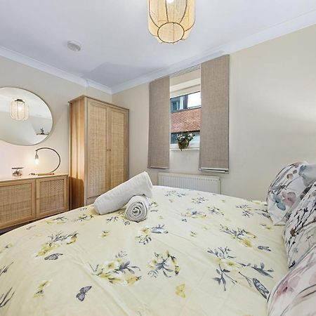 Tranquil 2 Bedroom Apartment Close To St. Paul'S Cathedral 伦敦 外观 照片